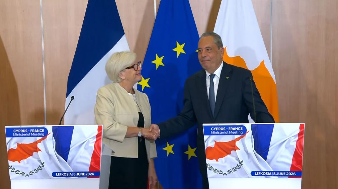 qipro-dhe-franca-nenshkruajne-marreveshje-per-pranine-e-forcave-franceze-ne-ishull