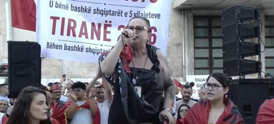  Po ti kur do ta nisësh burgun tënd    Qytetarja akuza kryeministrit  I the Britanisë ktheji të rinjtë se janë kriminelë  por rinia jonë është e ardhmja 
