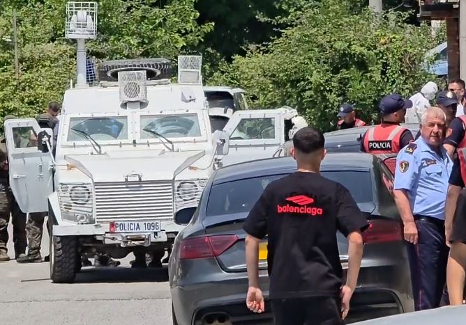 Vrasja në Kamëz  RENEA t zbarkojnë në terren në kërkim të autorit  Dyshohet të jetë i armatosur