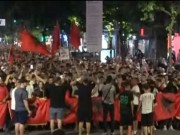 VIDEO/ “Oqeani” i qytetarëve derdhet në rrugët e Tiranës, këngë, valle dhe thirrje: Kupa u mbush, Rama jep dorëheqjen! Çohuni nga kafja, revolucion