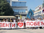 Mijëra serbë vazhdojnë protestat, edhe pse Vuçiç njoftoi se do dorëhiqet