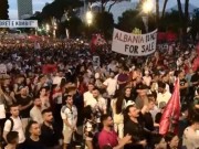 VIDEO/ “Braktiseni kryeministrin në antimitingun e nesërm”- Qytetari thirrje administratës: SPAK të hetojë Ramën për lejen e ndërtimit që ka dhënë për Zvërnecin!