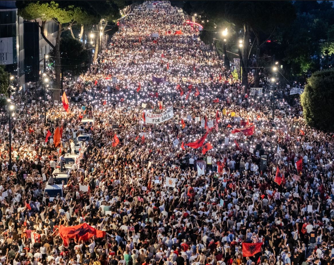 Foto e publikuar nga The Guardian