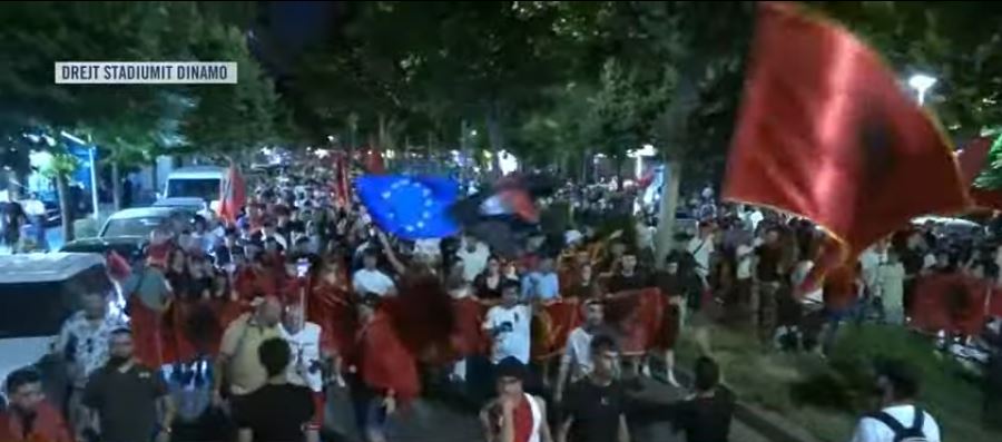 stadiumi dinamo protesta