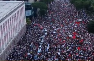 tirane protesta bulevard