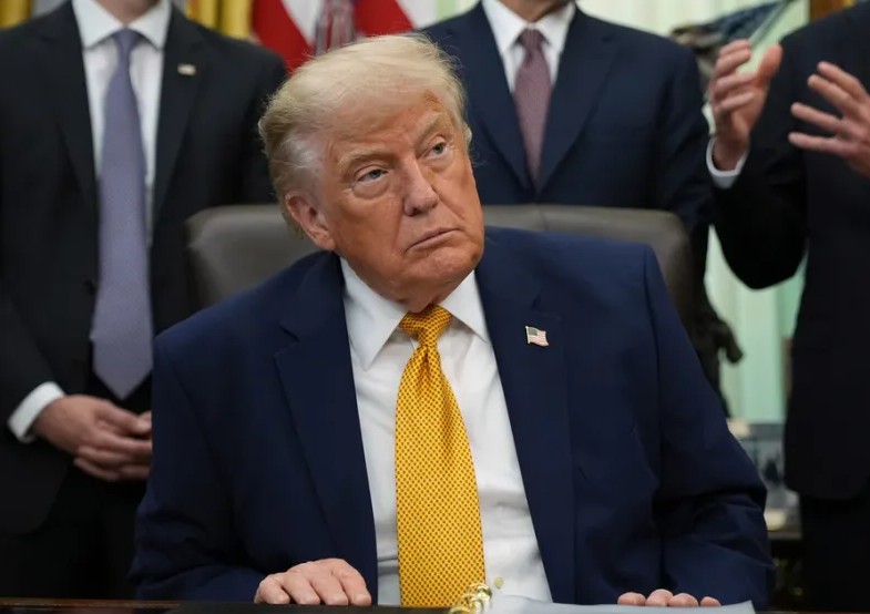 Trump  Nuk do t i ndihmoj vendet e NATO s nëse ato e kërkojnë  Dorëheqja e Starmer  Ai e dëmtoi veten keq