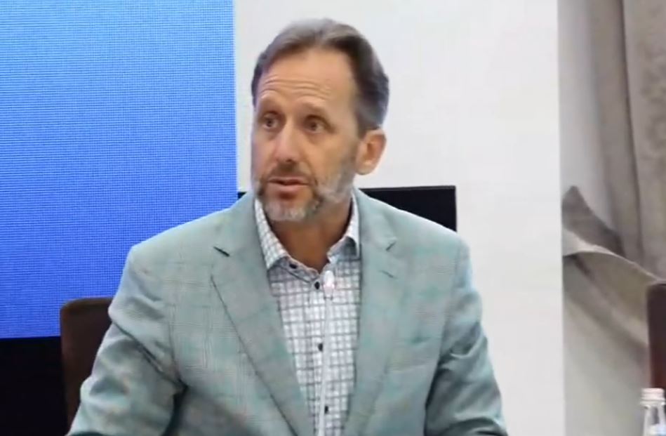 Protestat për largimin e Ramës  mesazhi i fortë i kreut të Dhomës Amerikane të Tregtisë  Luftoni korrupsionin  rrisni dialogun