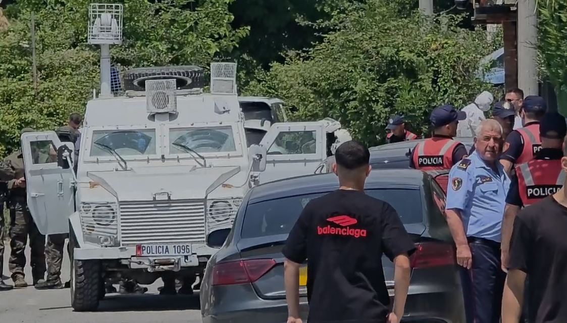 Vrasja e 27 vjeçarit Ardian Baloshi  policia njoftim si ka ndodhur ngjarja  ngrihen pika kontrolli për arrestimin e autorit