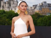 E veshur si një perëndeshë e Greqisë së Lashtë, Zendaya rrëmben gjithë vëmendjen në promovimin e filmit “The Odyssey”