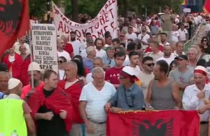 36 proteste