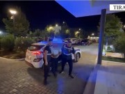 U kapën me armë që i mbanin pa leje, arrestohen tre persona, njëri prej tyre kishte thyer arrestin në shtëpi