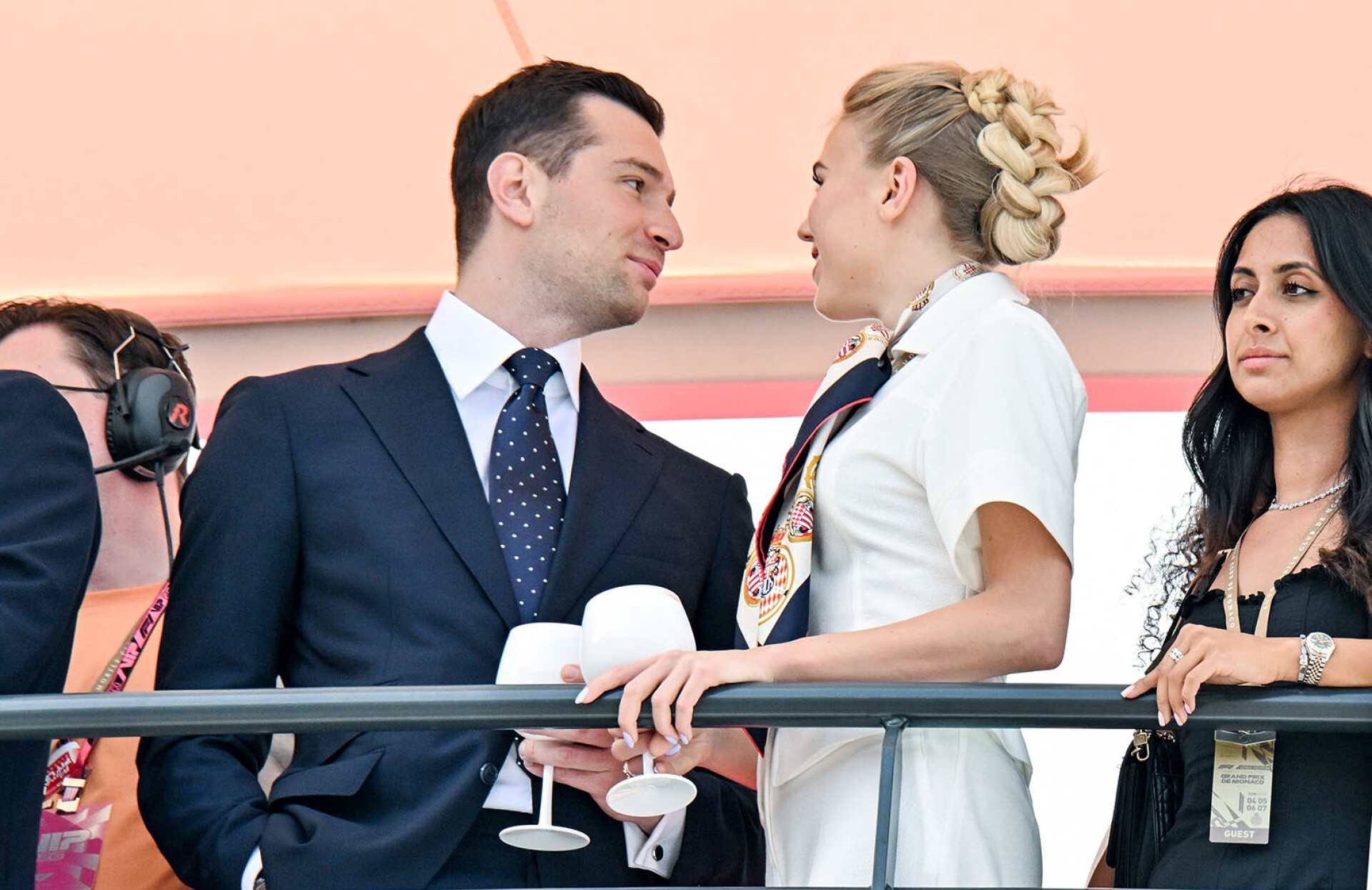 Jordan Bardella avec sa compagne la princesse Maria Carolina de Bourbon-Deux-Siciles en tribunes assistent au Formula 1 Louis Vuitton Grand Prix de Monaco 2026