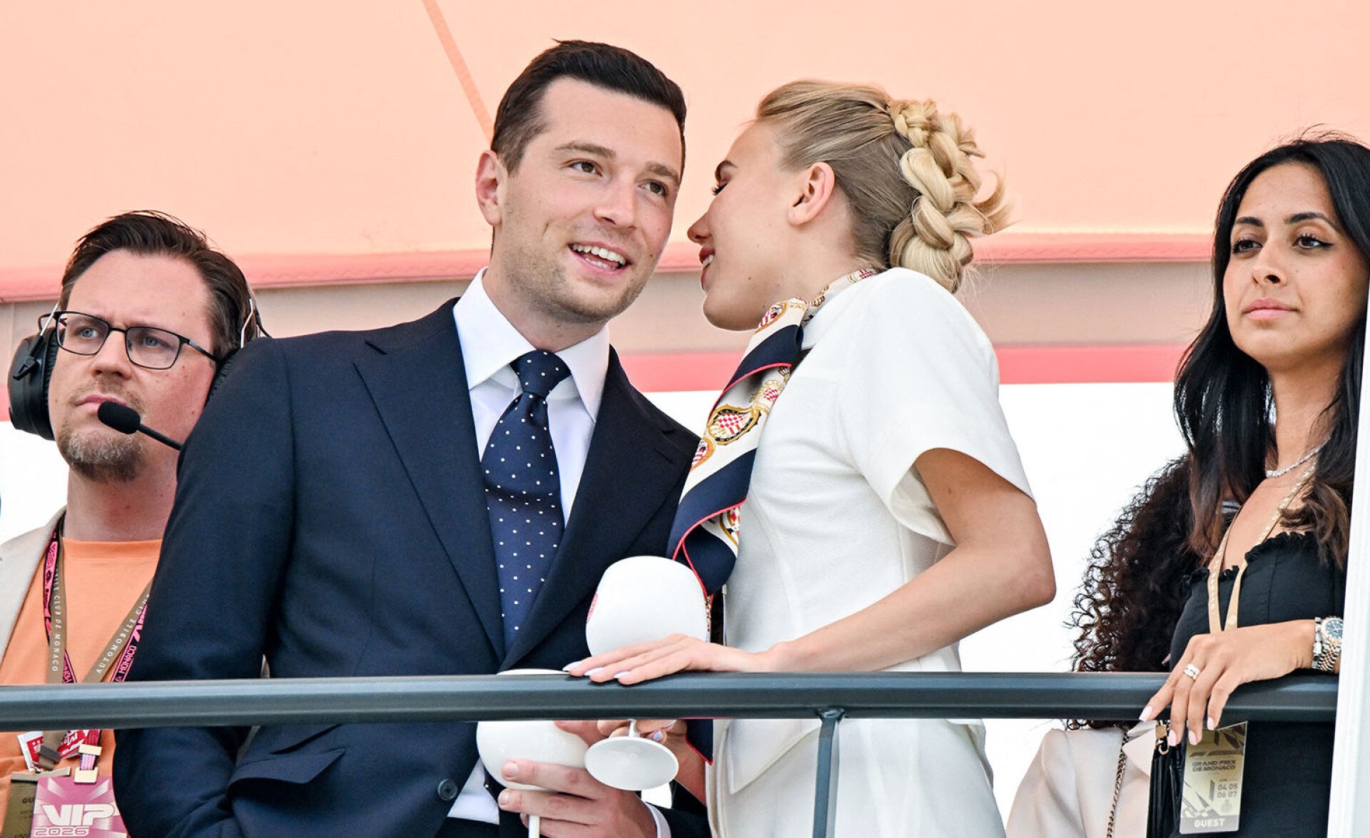 Jordan Bardella avec sa compagne la princesse Maria Carolina de Bourbon-Deux-Siciles en tribunes assistent au Formula 1 Louis Vuitton Grand Prix de Monaco 2026
