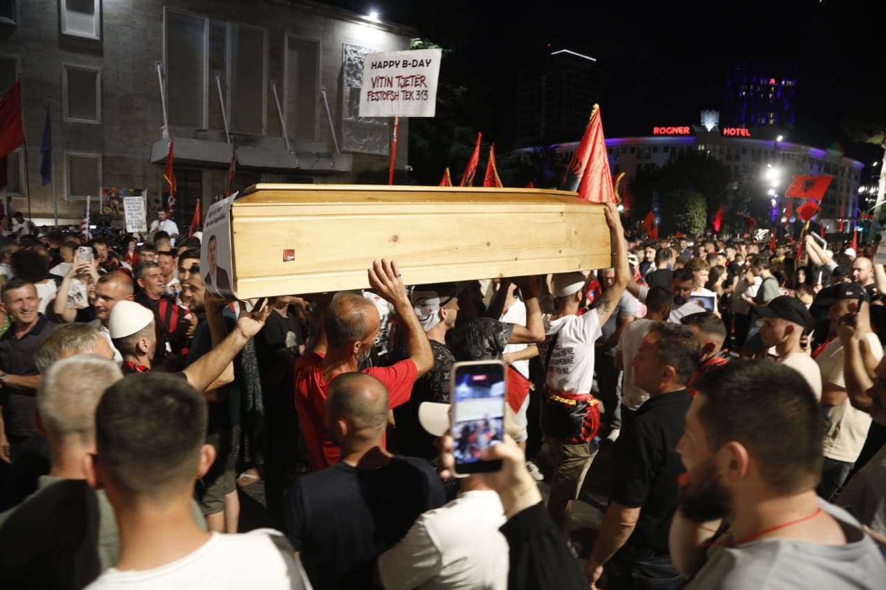 PROTESTA E 35 (1)