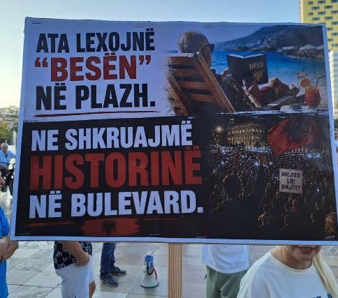 ata lexojne besen ne plazh