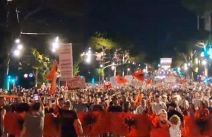 dita 42 protesta