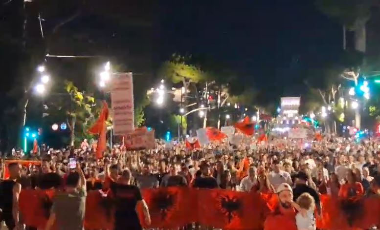 dita 42 protesta