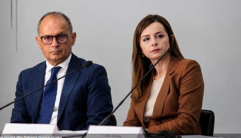 dorina dhe artan hoxha