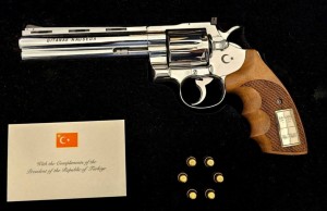 ergogan arma revole dhurate