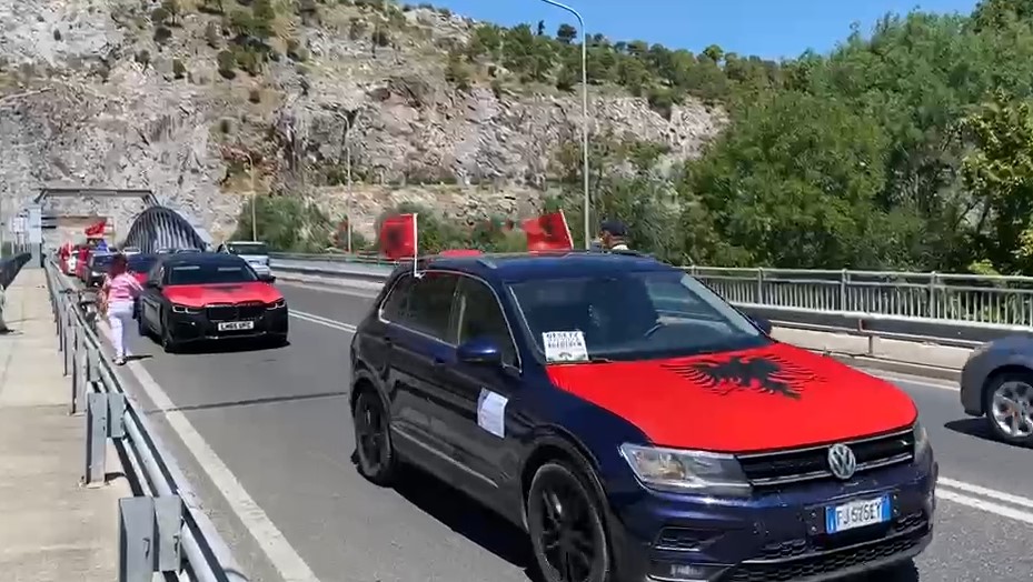 makina kuq e zi (3)