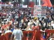 “Ju erdhi fundi!”- Marshimi kilometrik ditën e 42-të të revoltave: Shqipëria kërkon revolucion! Rama në burg, Berisha në burg