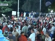 Protestuesit ndalojnë marshimin para parlamentit, aktivisti bën thirrje: Më datë 23 korrik, seanca e fundit! Të jemi të gjithë prezentë