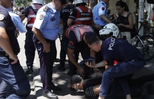 policia arrestim