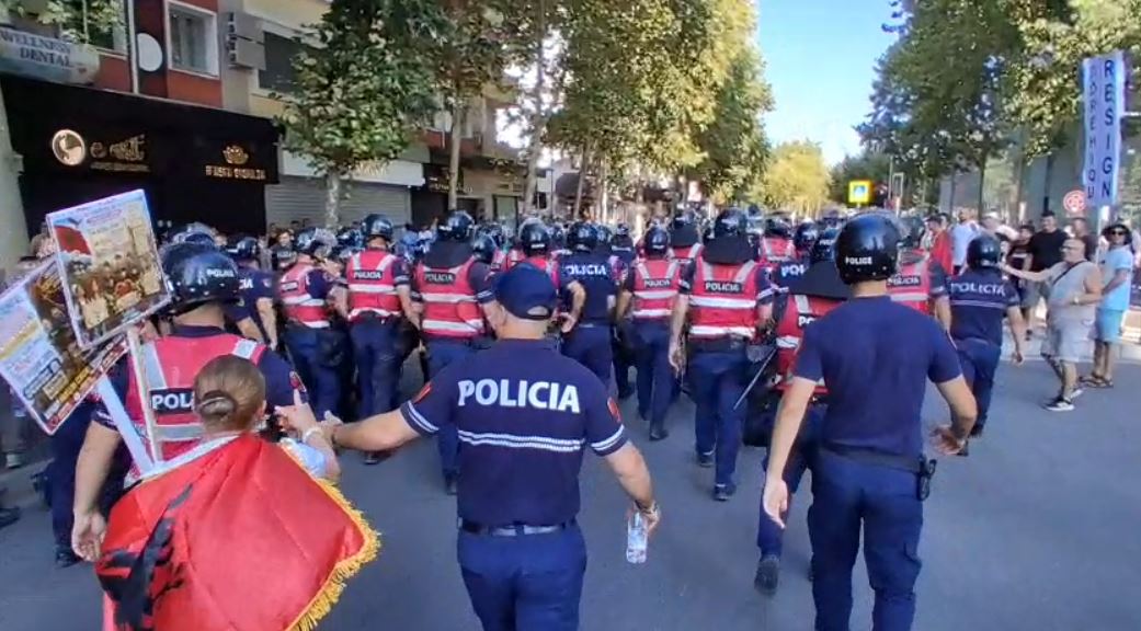 policia ndjek