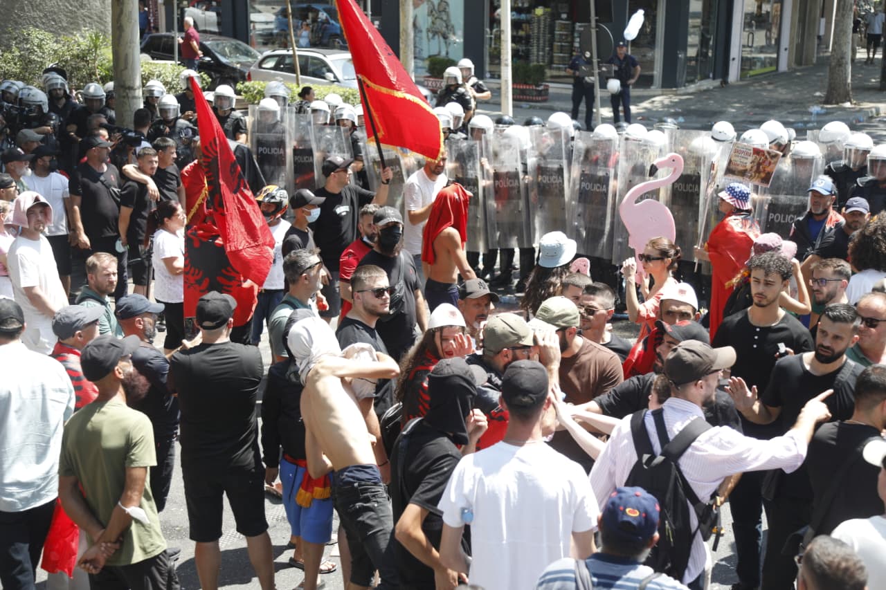protesta 23 korrik parlamenti (26)