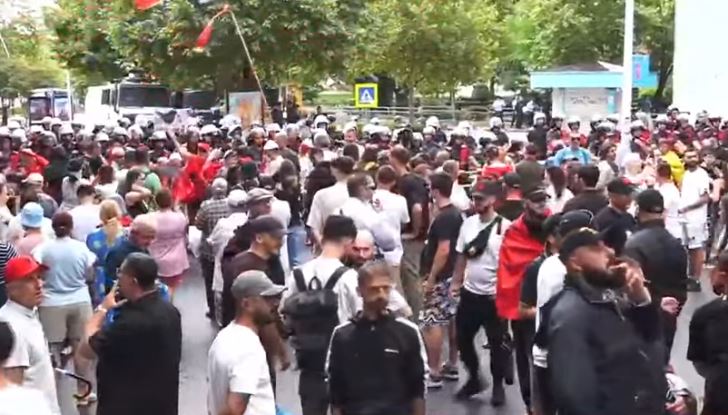 protesta Ok para parlamentit