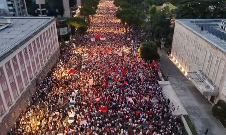 protesta pamjet me dron