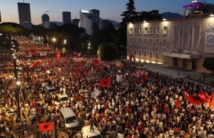 protesta tirane
