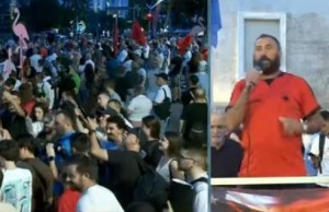 protestuesi ne shesh sot