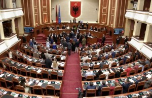 rama qellohet parlament