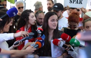 sidorela vatnikaj protesta spak rama