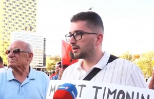 timoni proteste