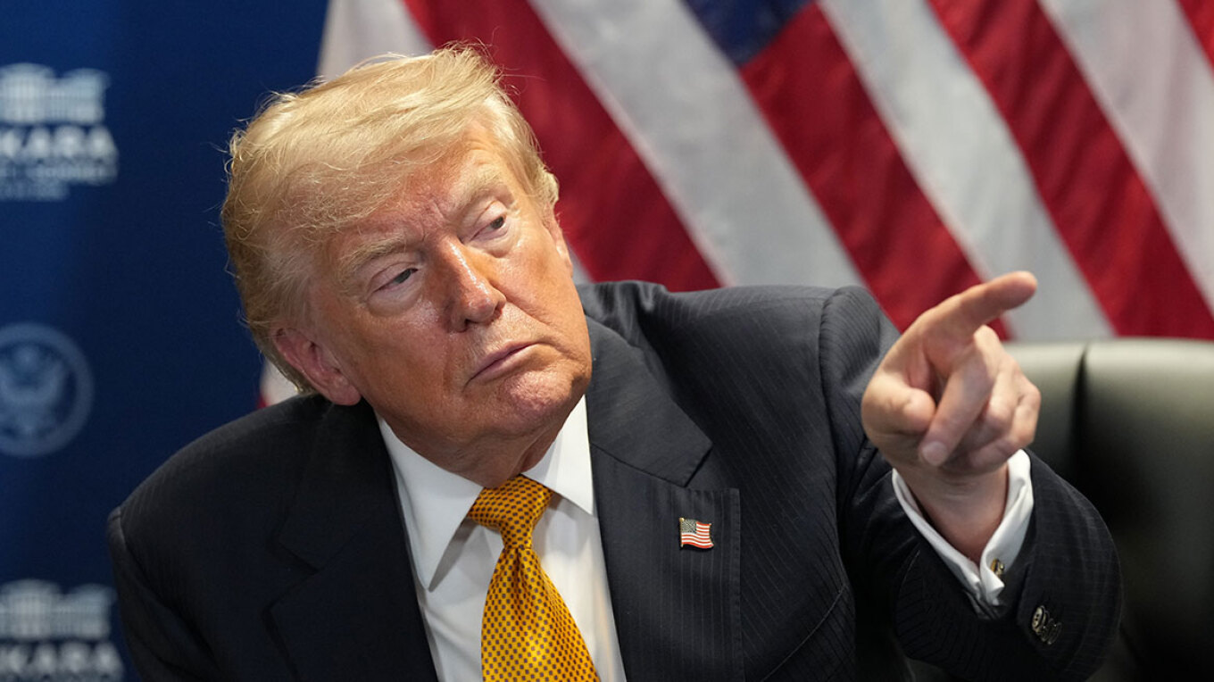 trump76-xrm